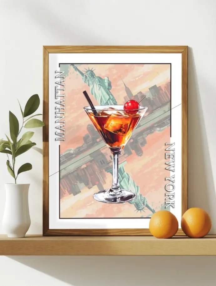 Un poster du cocktail Manhattan avec en arrière plan la statue de la liberté et la ville de New York